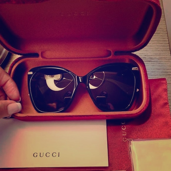 New GG0510S Black/Gold sunglasses - Picture 3 of 4